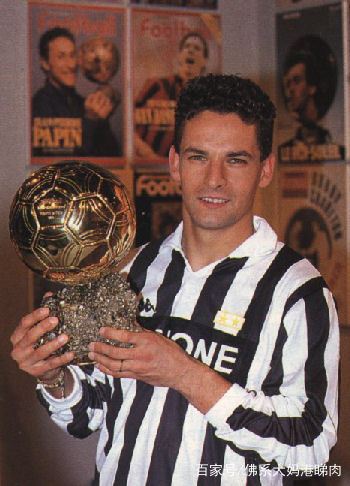  布雷西亚传奇球星巴乔现身训练基地指导青训