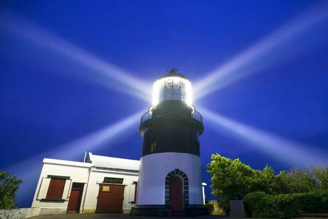  热那亚灯塔指引方向航海者联盟重拾信心