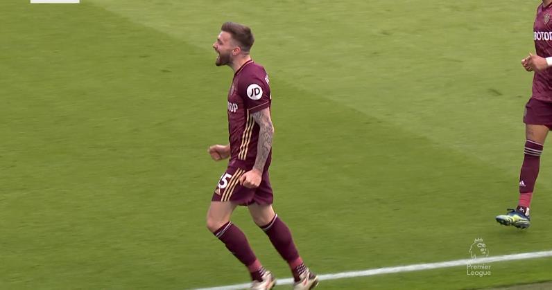  奥格斯堡补时绝平劲敌，顽强精神赢得全场掌声